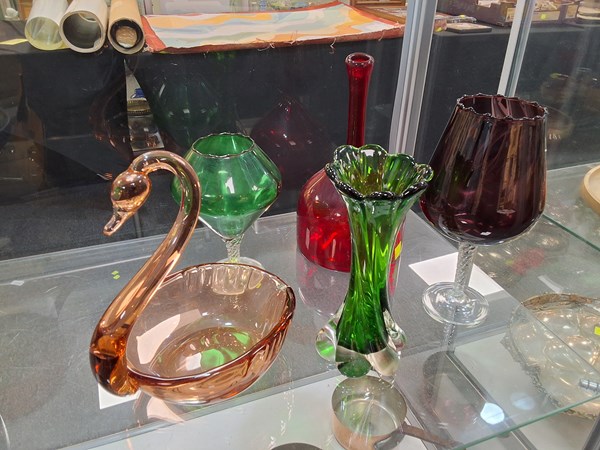 Lot 1178 - COLOURED GLASSWARE