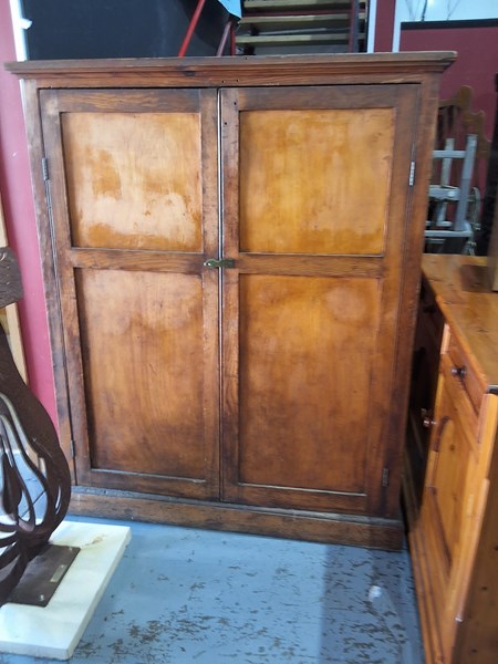 Lot 54 - SCHOOL UTILITIES CUPBOARD