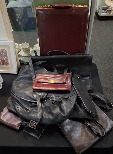 Lot 1418 - LADIES HANDBAGS