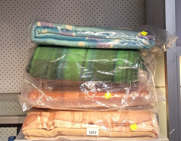 Lot 1377 - VINTAGE BLANKETS