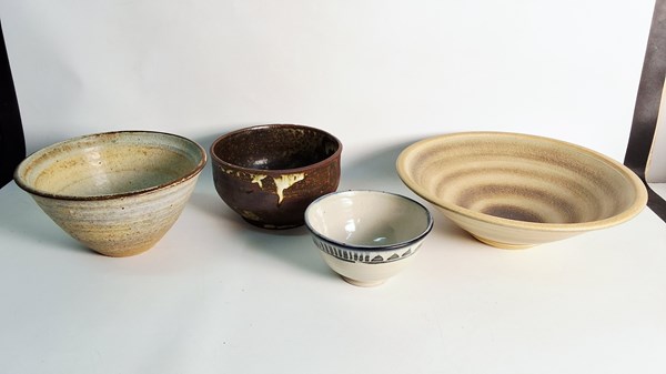Lot 1219 - STUDIO POTTERY