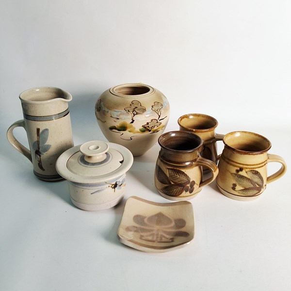 Lot 1231 - STUDIO POTTERY