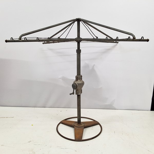 Lot 1199 - MINIATURE HILLS HOIST