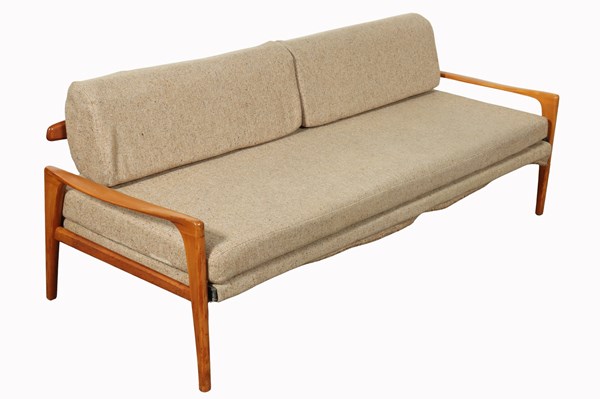 Lot 109 - FLER D71 LOUNGE