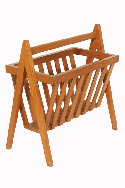 Lot 16 - MAGAZINE RACK