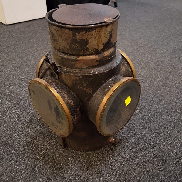Lot 1400 - RAIL LAMP