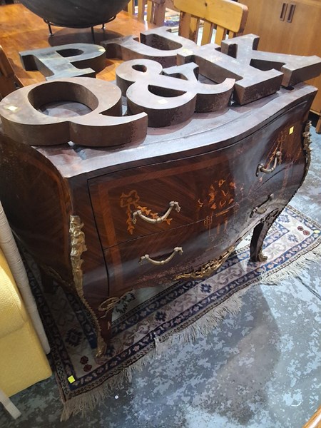 Lot 131 - CHEST