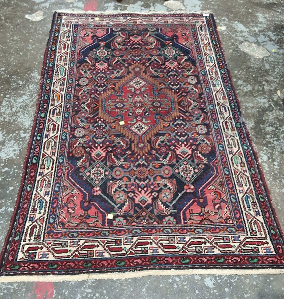 Lot 245 - RUG