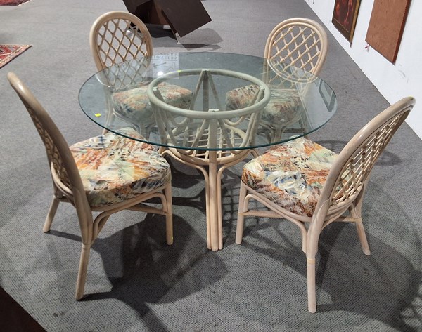 Lot 351 - DINING SUITE