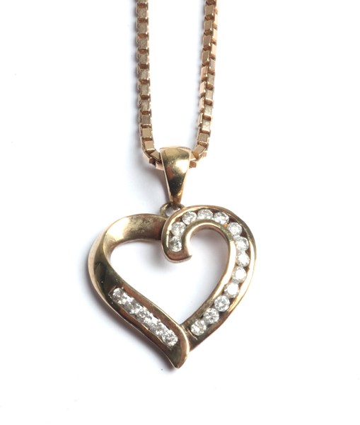 Lot 1021 - GOLD NECKLACE