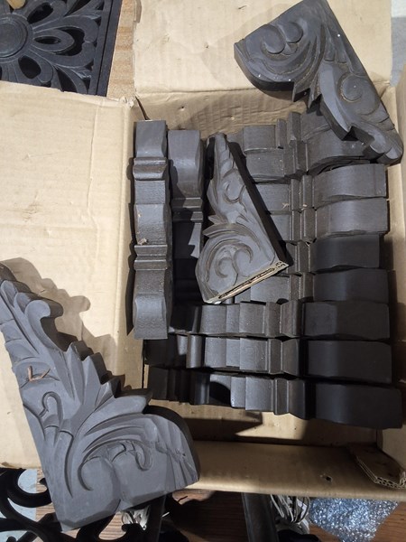 Lot 319 - FURNITURE BRACKETS