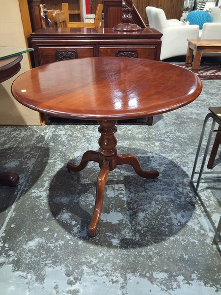 Lot 12 - WINE TABLE