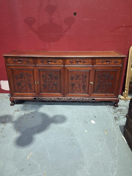 Lot 24 - SIDEBOARD