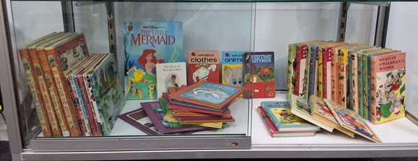 Lot 1402 - CHILDREN'S BOOKS