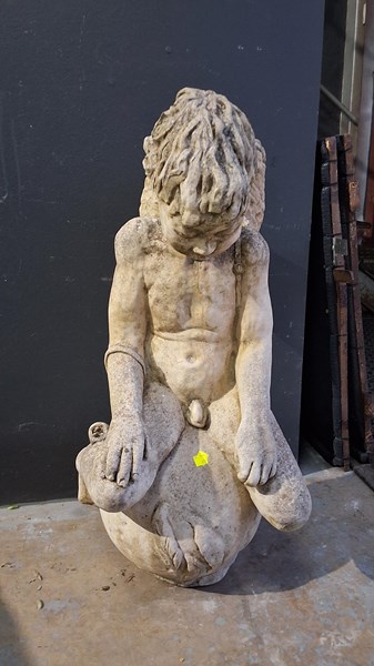 Lot 453 - GARDEN STATUE