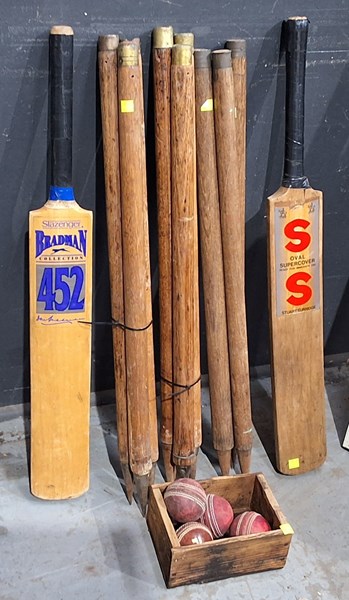 Lot 303 - CRICKET EQUIPMENT
