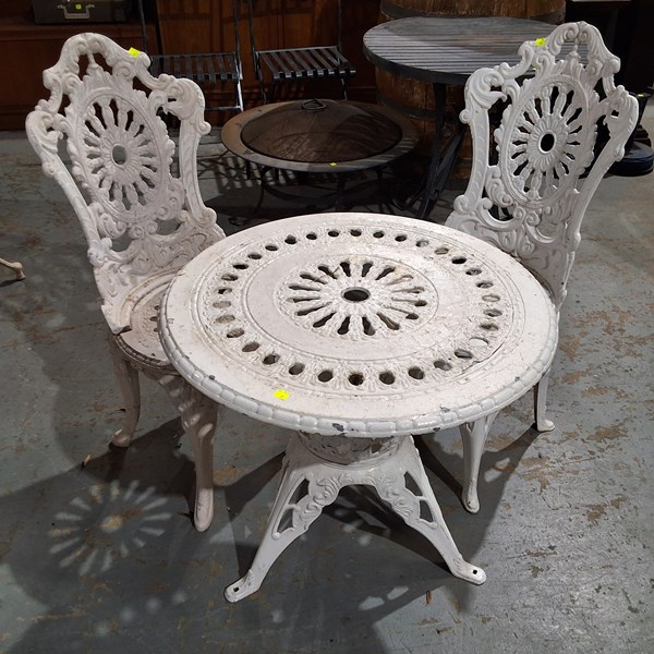 Lot 354 - PATIO SETTING