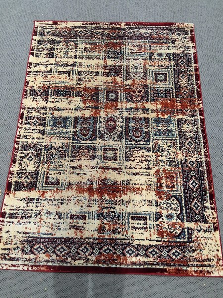 Lot 207 - RUG