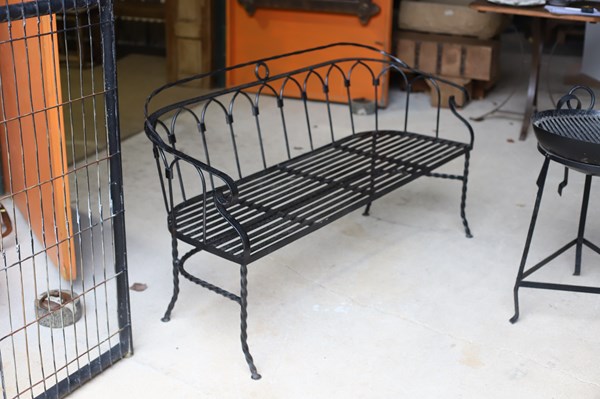 Lot 81 - BENCH