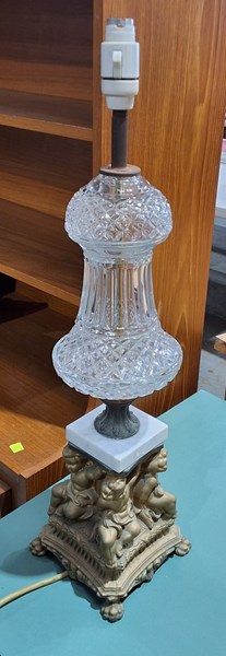 Lot 191 - TABLE LAMP