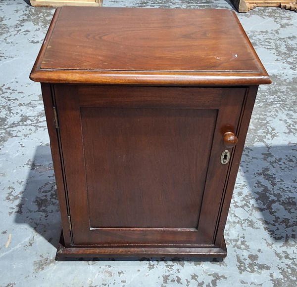 Lot 41 - SIDE CABINET
