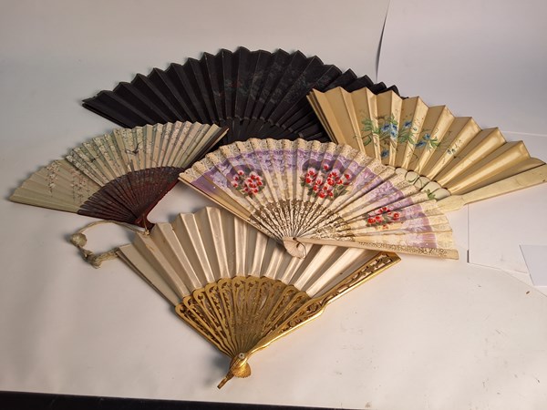 Lot 1044 - FANS