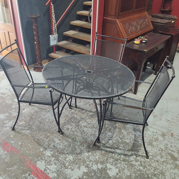 Lot 362 - OUTDOOR SET
