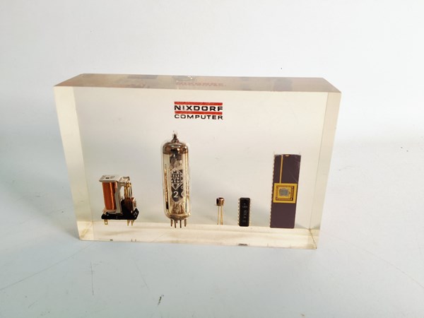 Lot 1247 - COMPUTER PARTS DISPLAY