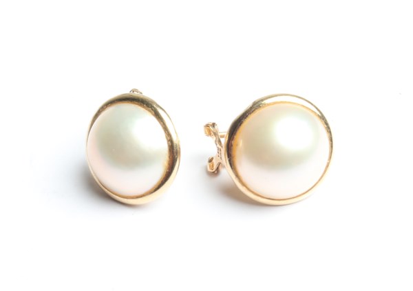 Lot 1004 - GOLD & PEARL EARRINGS