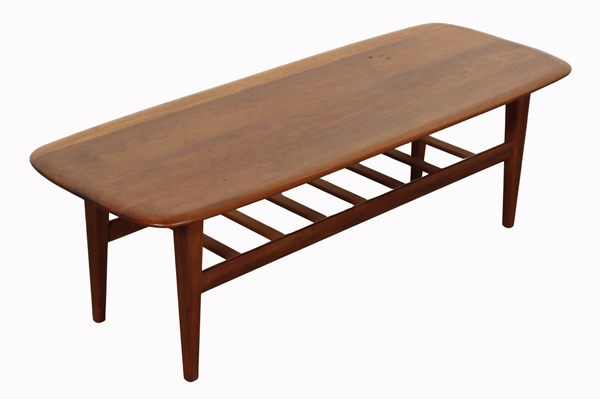 Lot 164 - COFFEE TABLE