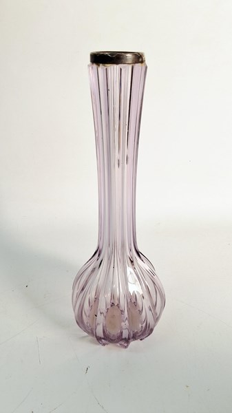 Lot 1358 - GLASS VASE