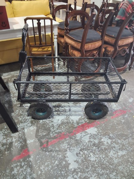 Lot 296 - GARDEN CART