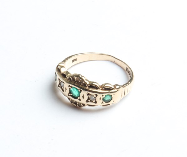 Lot 1022 - GOLD RING