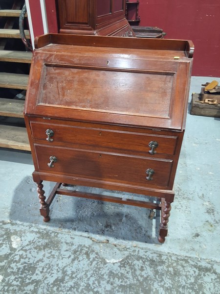 Lot 178 - WRITING BUREAU