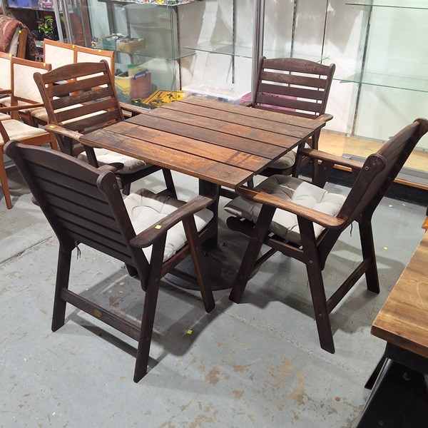 Lot 357 - OUTDOOR SETTING