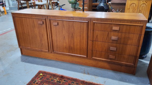 Lot 380 - SIDEBOARD