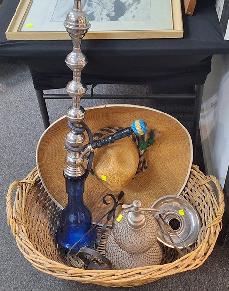 Lot 1544 - WORLDLY COLLECTABLES