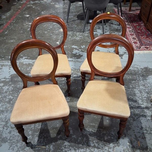 Lot 222 - CHAIRS