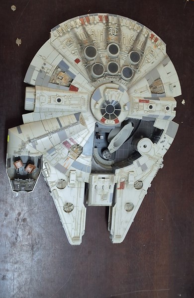 Lot 1481 - MILLENNIUM FALCON