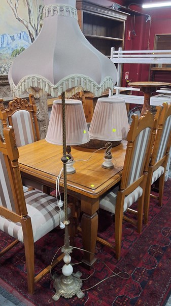 Lot 100 - LAMPS