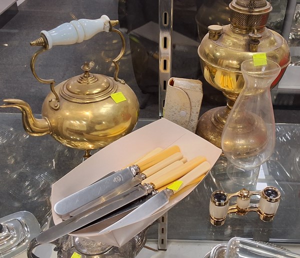 Lot 1429 - BRASS ITEMS