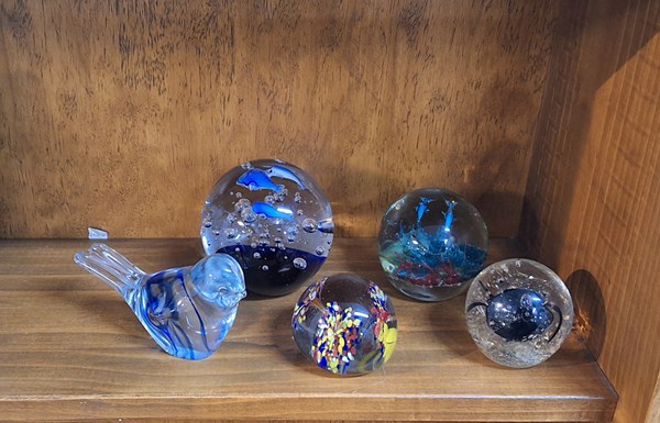 Lot 1507 - GLASS PAPERWEIGHTS