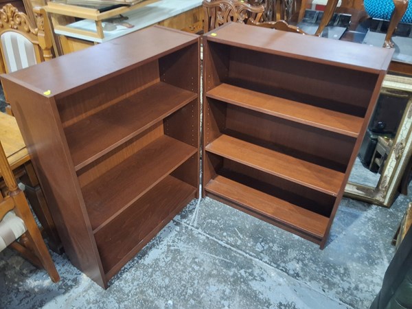 Lot 193 - BOOKSHELVES