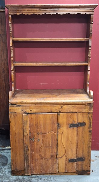 Lot 60 - KITCHEN DRESSER