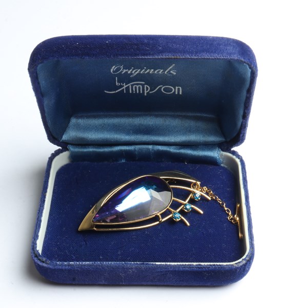 Lot 1018 - SIMPSON BROOCH