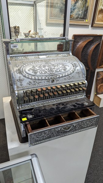 Lot 1069 - CASH REGISTER