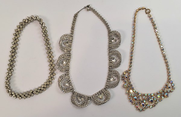 Lot 1057 - COSTUME JEWELLERY