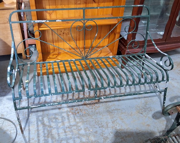 Lot 502 - GARDEN BENCH