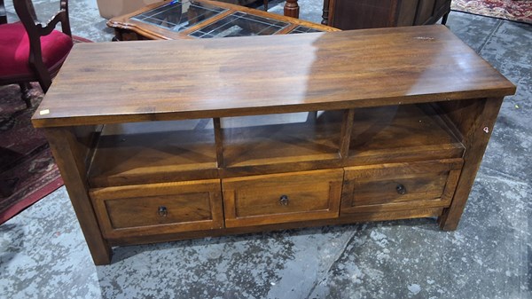 Lot 201 - ENTERTAINMENT UNIT