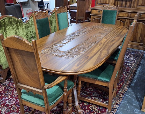 Lot 237 - DINING SUITE